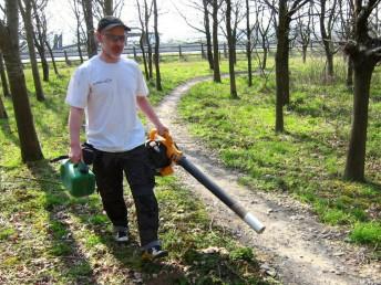 Leaf blower at mountain bike trail