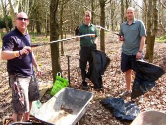 Litter picking volunteers in Wiltshire.