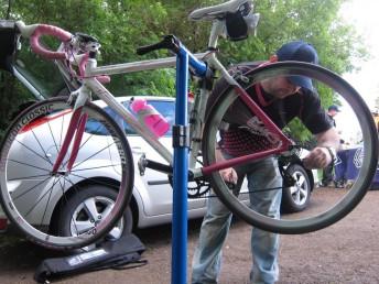 Bike mechanic at Cycletta event.