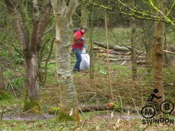 Litter picking in Swindon