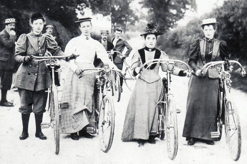 ladies_bicycle_COSTUME_OLDBIKE_EU_